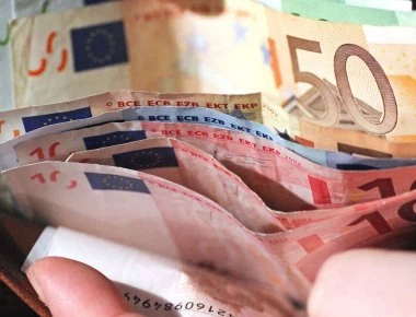 Έρχεται μείωση των ασφαλιστικών εισφορών - Αναλυτικά τι προβλέπει το νομοσχέδιο